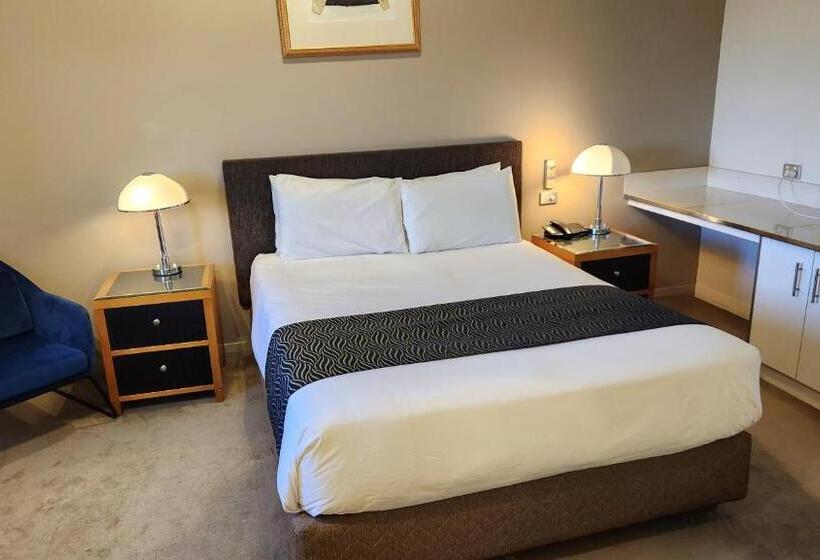 חדר סטנדרט מותאם לאדם עם מוגבלויות, The Grand Motel