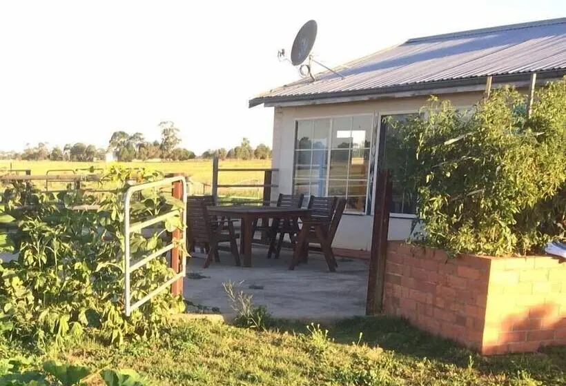 Perhebungalow, Abington Farm