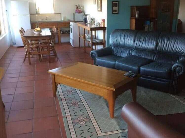 בונגלו משפחתי, Abington Farm