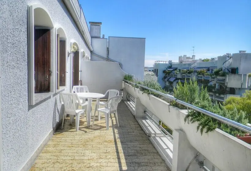 Huoneisto 2 Makuuhuonetta, Aparthotel Ponza