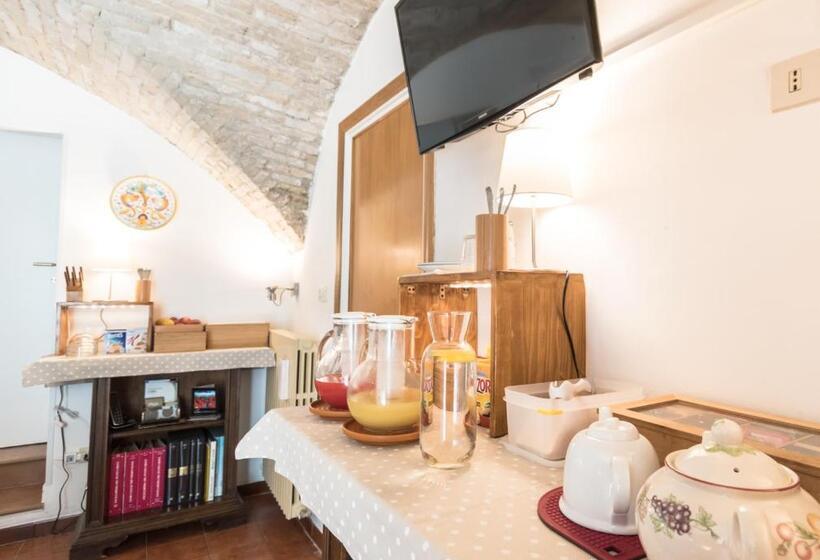 غرفة قياسية, B&b Cantico Delle Creature