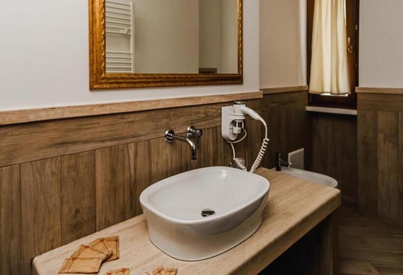 חדר דלוקס, Holiday Gli Archi