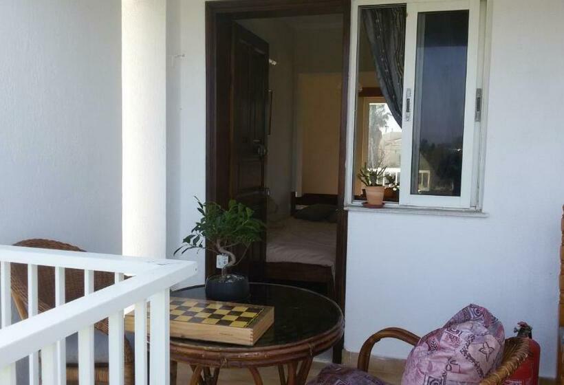 スタンダードスタジオ, Eftihia Apartments