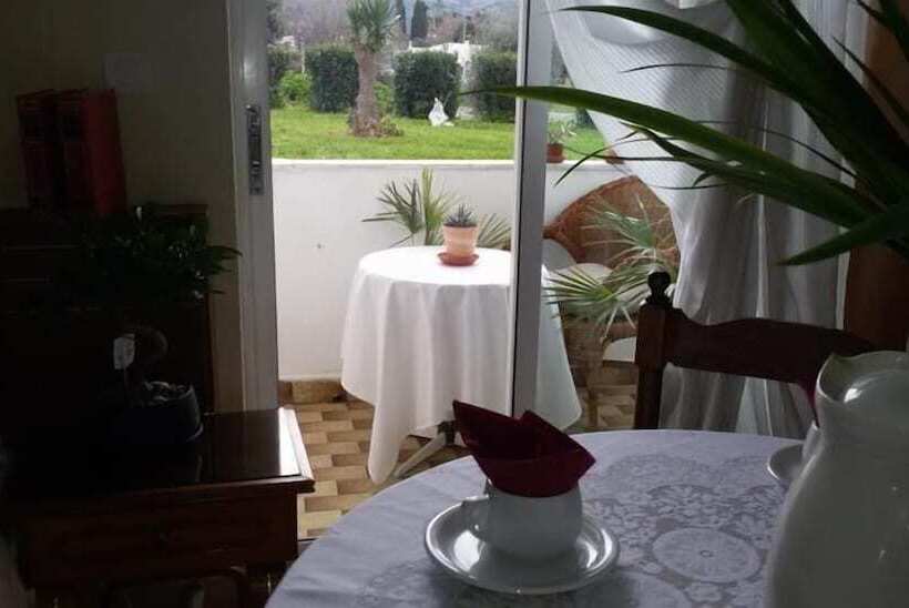 スタンダードスタジオ, Eftihia Apartments