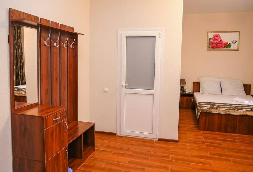 סוויטה, Anturage