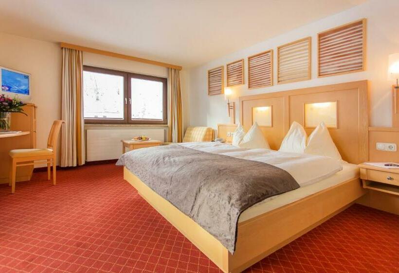 スタンダードルーム, & Art Kristiana