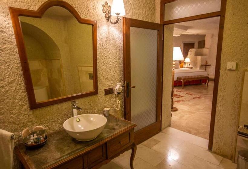 جناح جونيور, Artemis Cave Suites & Spa Adults Only
