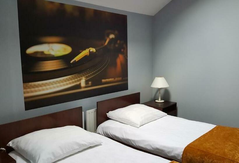 חדר סטנדרט, Restauracja Pustelnik