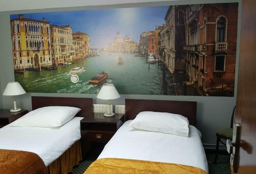 חדר סטנדרט, Restauracja Pustelnik