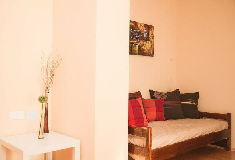 اتاق راحتی با چشمانداز دریا, Villa Gauss