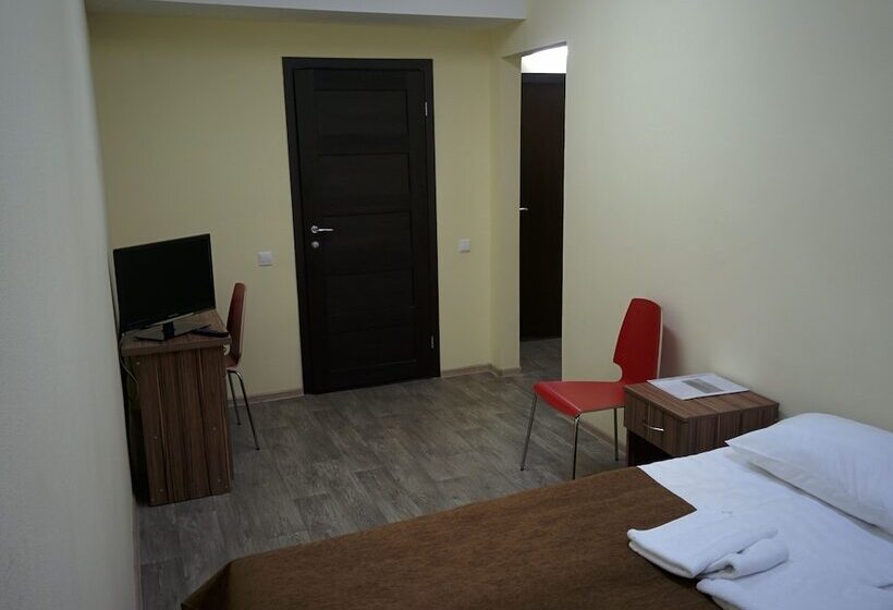 חדר אקונומי, Voyage