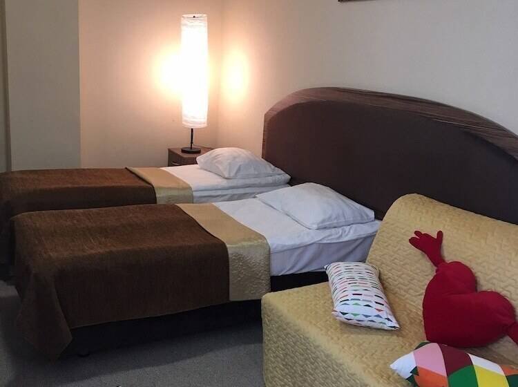 חדר משפחתי, Voyage