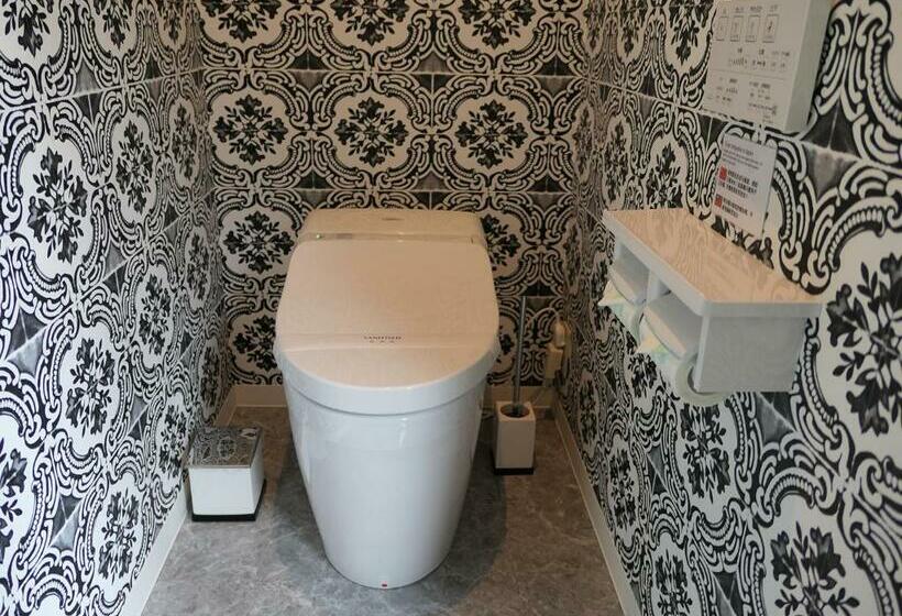 اتاق استاندارد سه نفره, Wellies