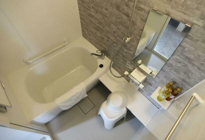 اتاق استاندارد سه نفره, Wellies