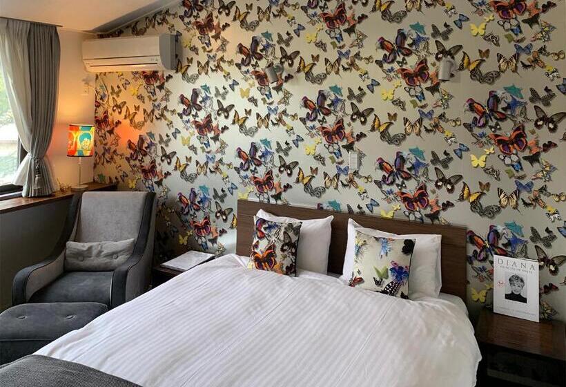 اتاق استاندارد با چشمانداز, Wellies