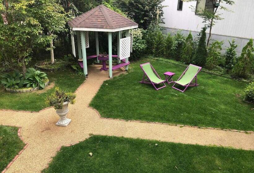 اتاق لوکس, Wellies