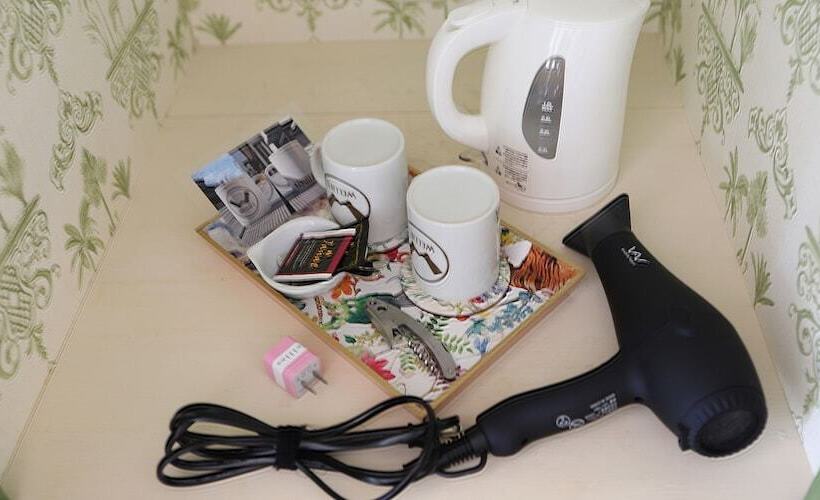 اتاق لوکس, Wellies