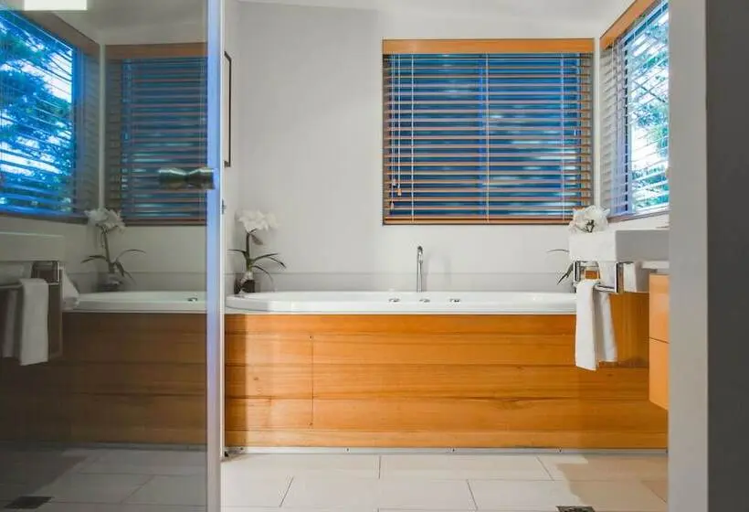 ویلا دلوکس 2 خوابه, Noosa Residences
