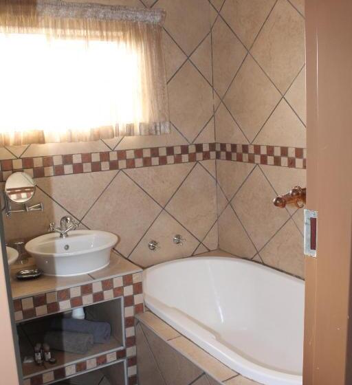 Номер Стандарт, Batter Boys Guest House