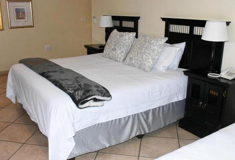 Семейный Номер, Batter Boys Guest House