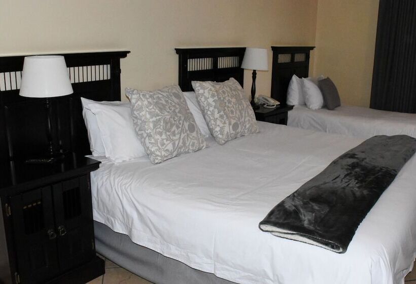 Семейный Номер, Batter Boys Guest House