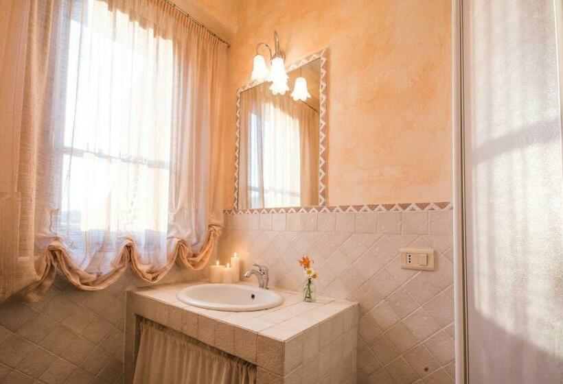 اتاق سوپریور با بالکن, B&b Maesta  Di Cudino