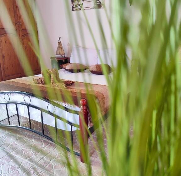 اتاق استاندارد سه نفره, Riad Eucalyptus