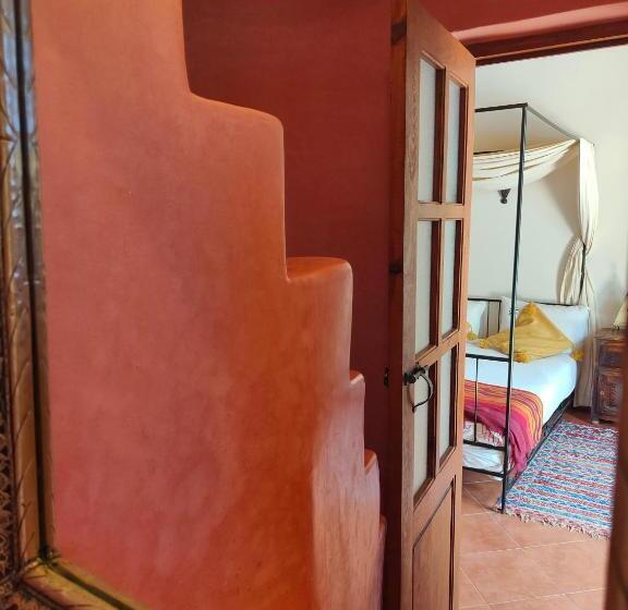 سوییت جونیور, Riad Eucalyptus