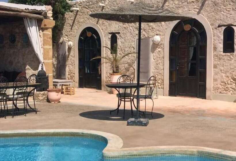 اتاق استاندارد سه نفره, Riad Eucalyptus