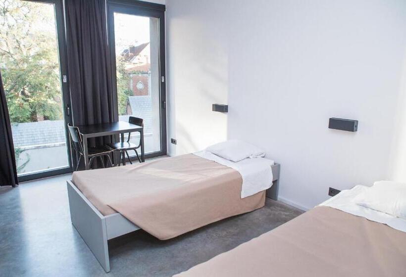 اتاق استاندارد, Antwerp Central Youth Hostel