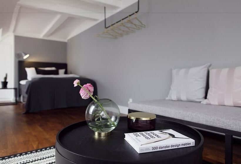 דירת פנטהאוז 1 חדרי שינה, Arthur Aparts