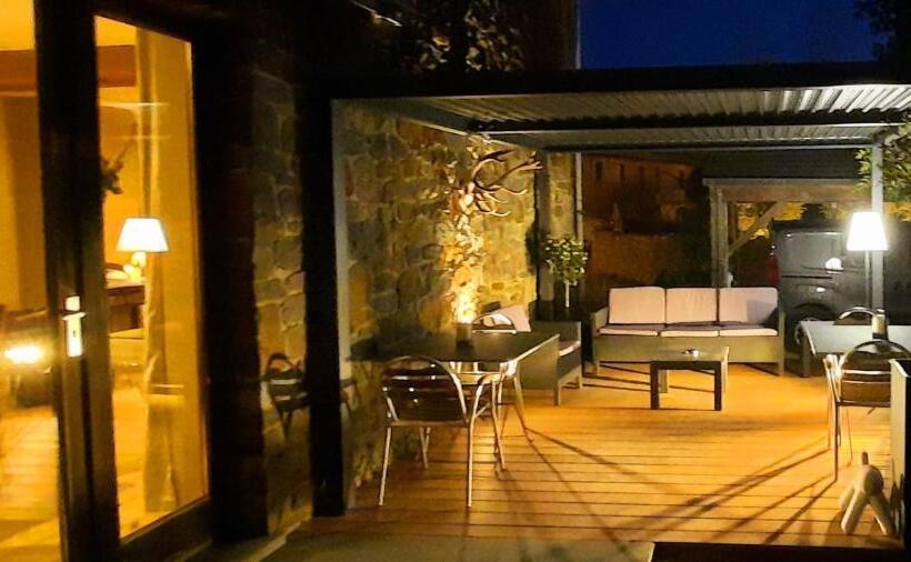 디럭스 룸, Ardennes Woods