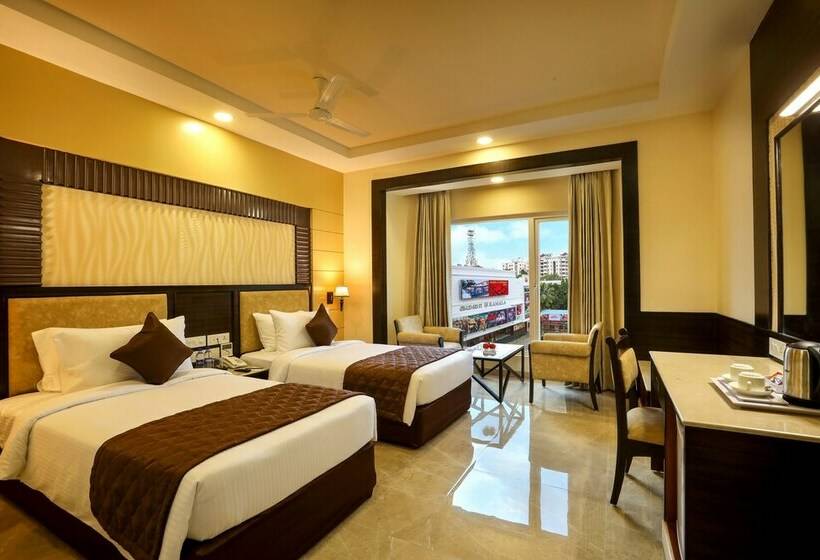 חדר דלוקס, Aadithya