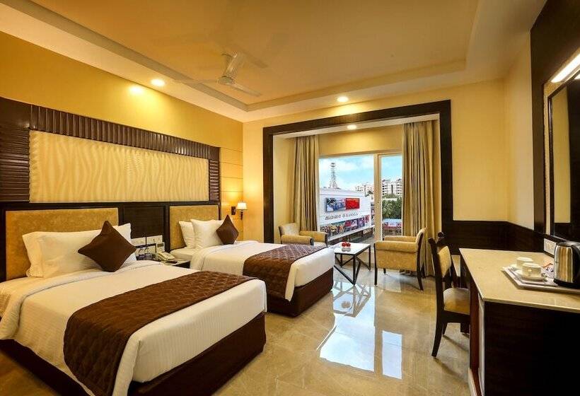 חדר דלוקס, Aadithya