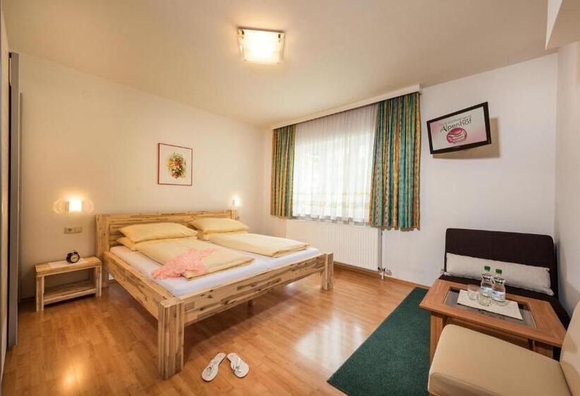 발코니가 있는 2 베드룸 아파트, Alpenhof