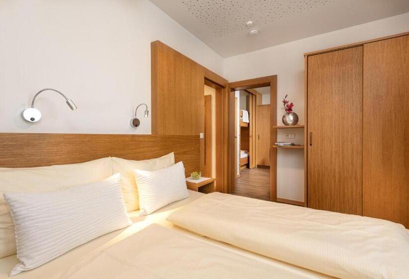 패밀리 룸, Alpenhof