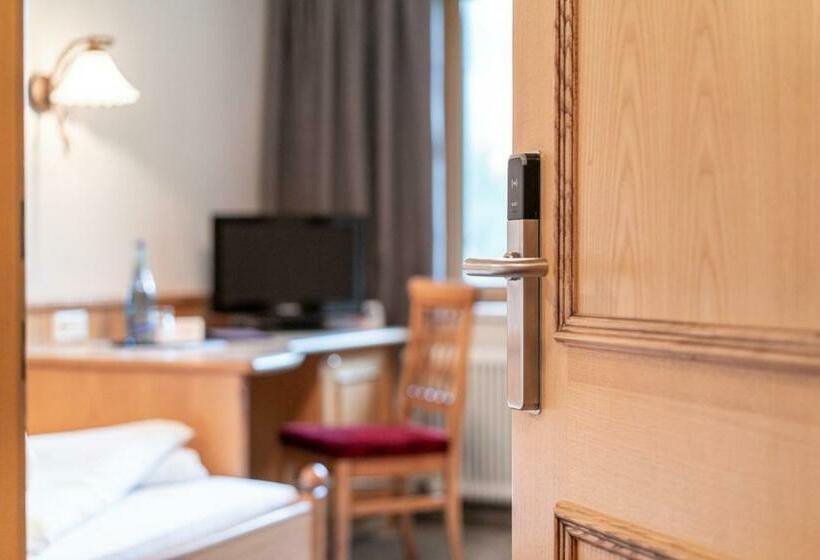 スタンダードシングルルーム, Burghotel Alpenglühn