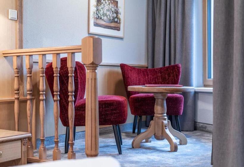 バルコニー付きスタンダードルーム, Burghotel Alpenglühn