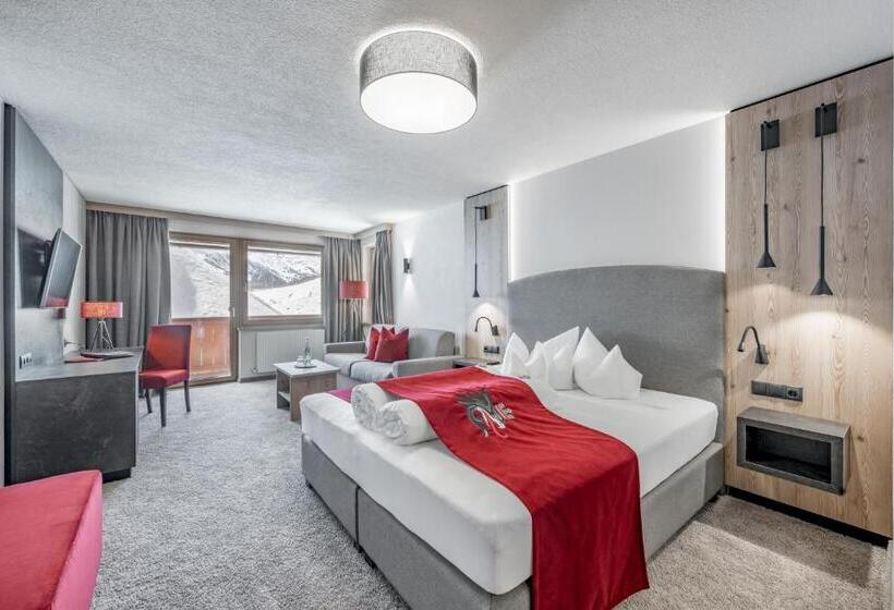 غرفة سوبيريور مزودة بشرفة, Burghotel Alpenglühn