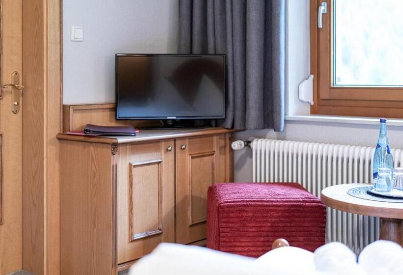 ベーシックルーム, Burghotel Alpenglühn