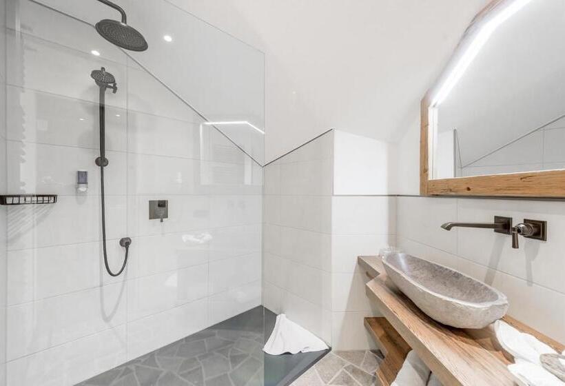 スーペリアールーム, Burghotel Alpenglühn