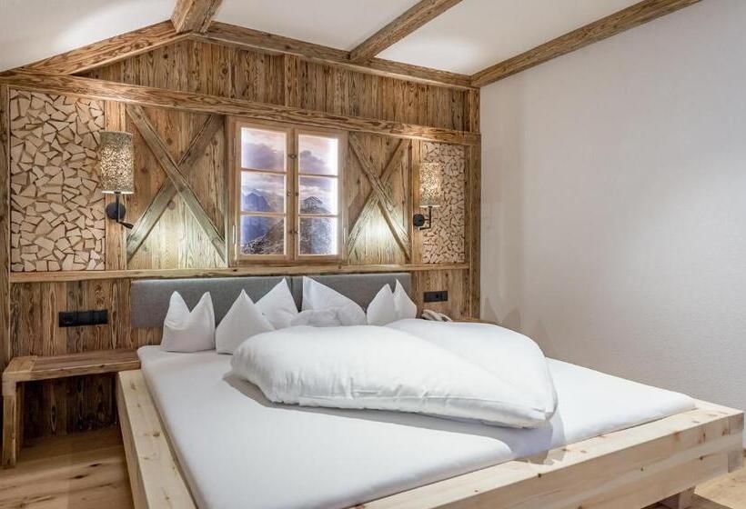 اتاق سوپریور, Burghotel Alpenglühn
