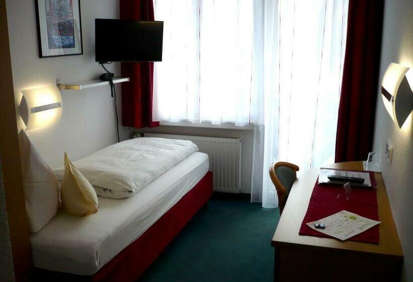 バルコニー付きシングルスタンダードルーム, Garni Noval