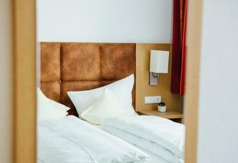 バルコニー付きスタンダードルーム, Garni Noval