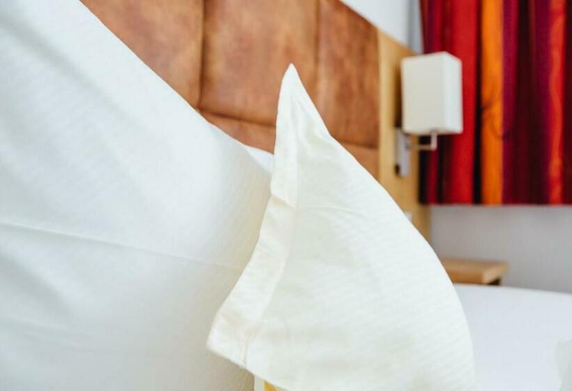 バルコニー付きスタンダードルーム, Garni Noval