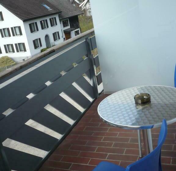 バルコニー付きスタンダードルーム, Garni Noval