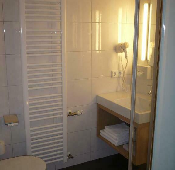 バルコニー付きスタンダードルーム, Garni Noval