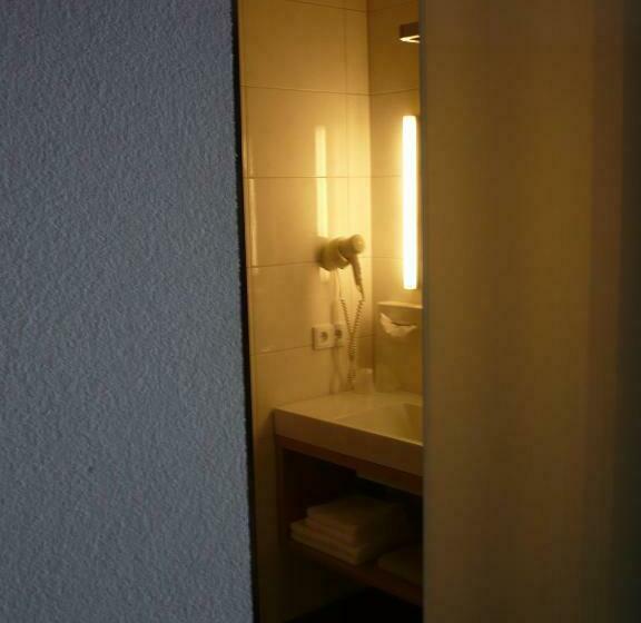 バルコニー付きスタンダードルーム, Garni Noval