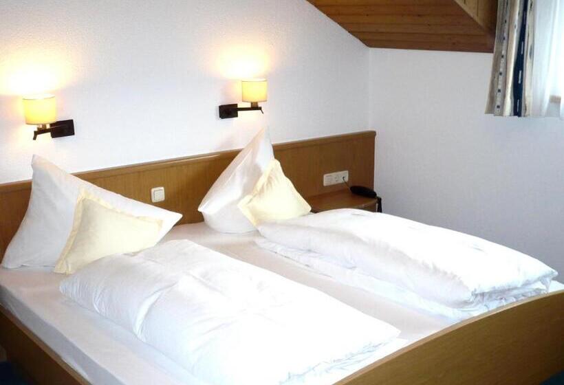 スタンダードルーム, Garni Noval