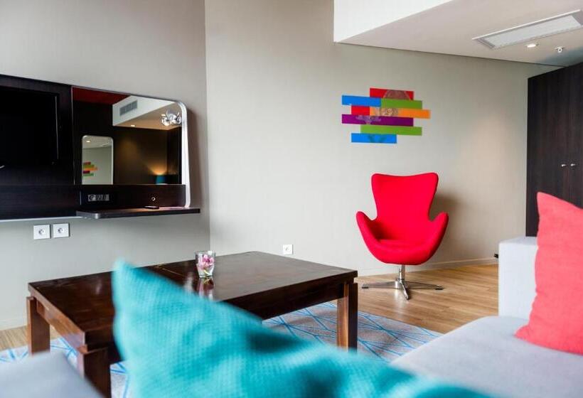 سوییت با چشم‌انداز دریا, Park Inn By Radisson Libreville